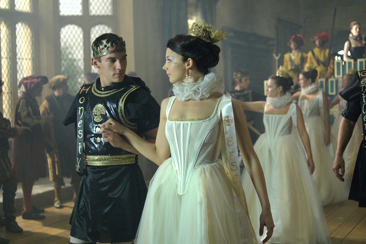 Henric al VIII-lea si Anne Boleyn alias Jonathan Rhys Meyers si Natalie Dormer